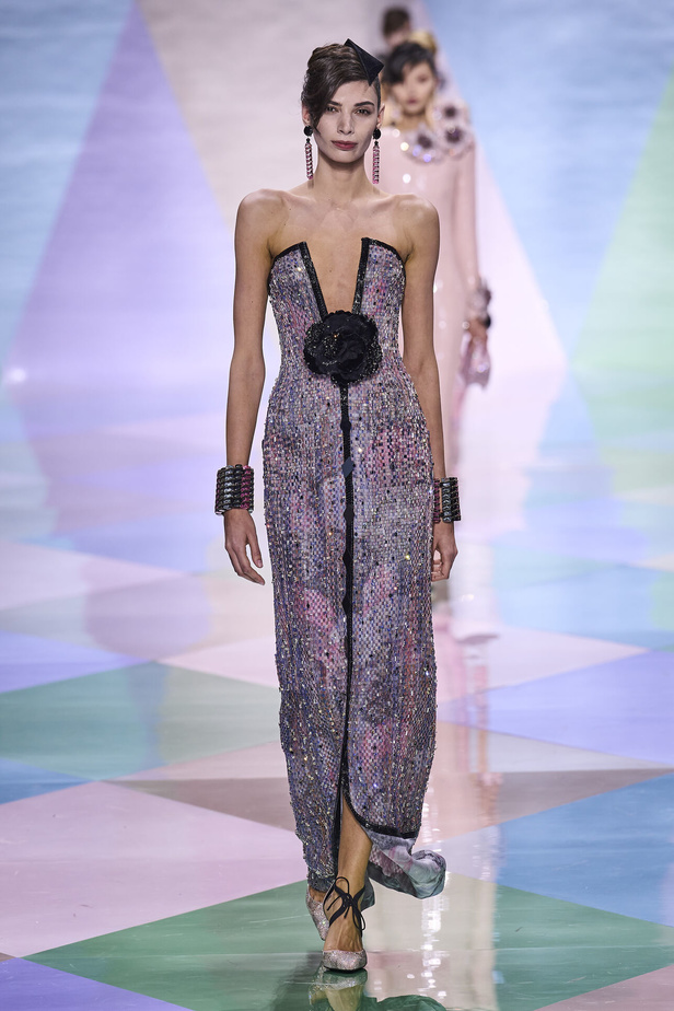 مجموعة Giorgio Armani Privé للهوت كوتور.. أناقة راقية وتصاميم كلاسيكية