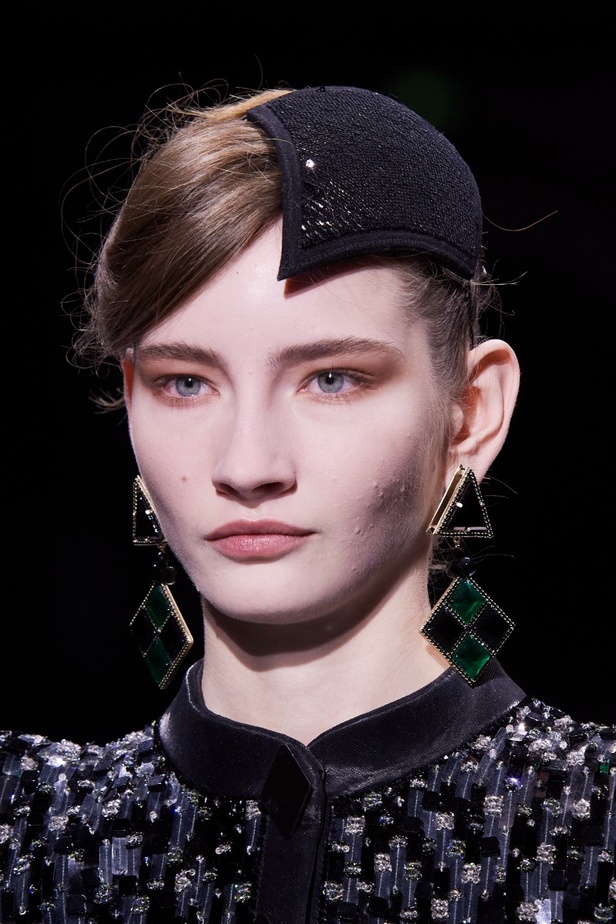 اطلالات جمالية من مجموعة Giorgio Armani Privé للهوت كوتور