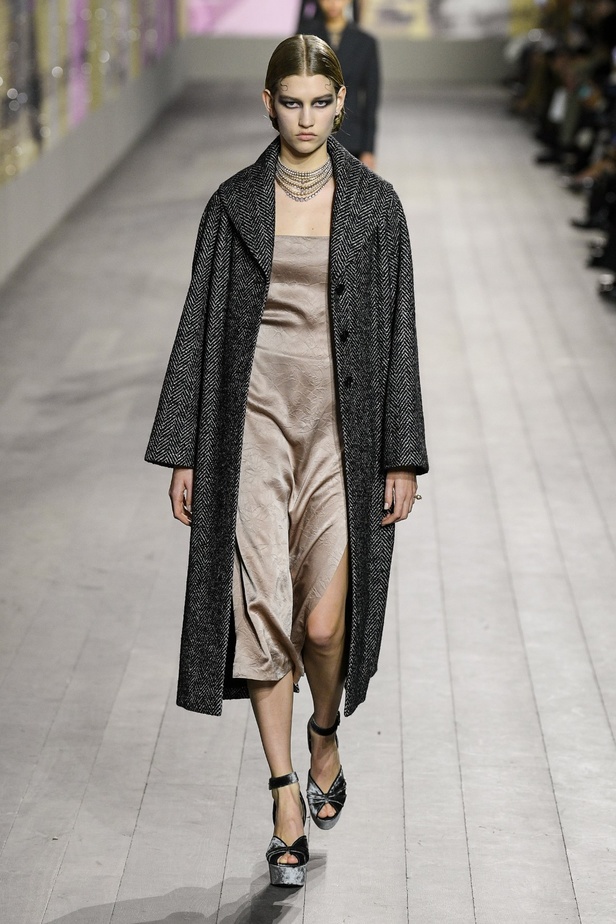 مجموعة Dior للتصاميم الراقية لموسم ربيع وصيف 2023... حِرفة أساسها الفكر