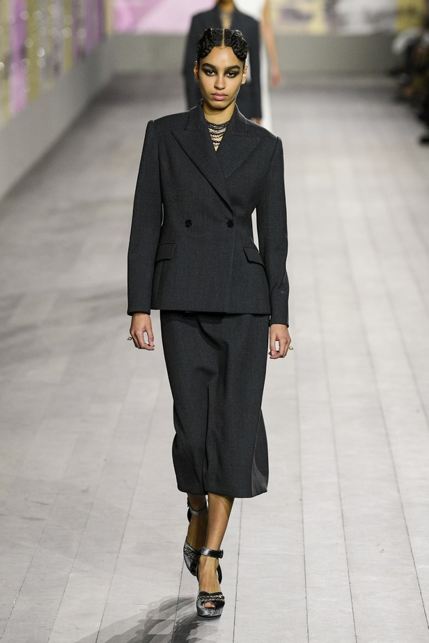 مجموعة Dior للتصاميم الراقية لموسم ربيع وصيف 2023... حِرفة أساسها الفكر