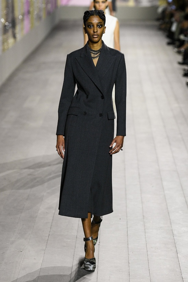 مجموعة Dior للتصاميم الراقية لموسم ربيع وصيف 2023... حِرفة أساسها الفكر