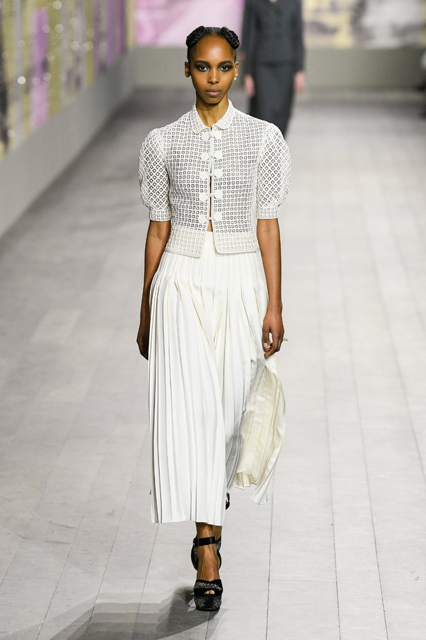 مجموعة Dior للتصاميم الراقية لموسم ربيع وصيف 2023... حِرفة أساسها الفكر