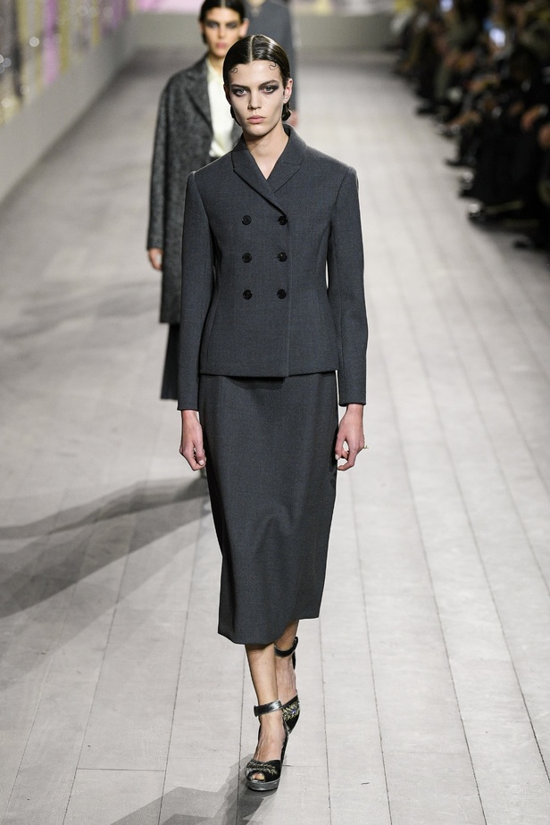 مجموعة Dior للتصاميم الراقية لموسم ربيع وصيف 2023... حِرفة أساسها الفكر