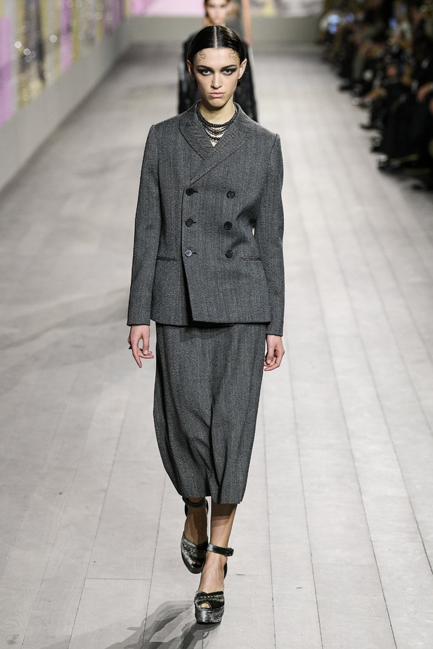 مجموعة Dior للتصاميم الراقية لموسم ربيع وصيف 2023... حِرفة أساسها الفكر