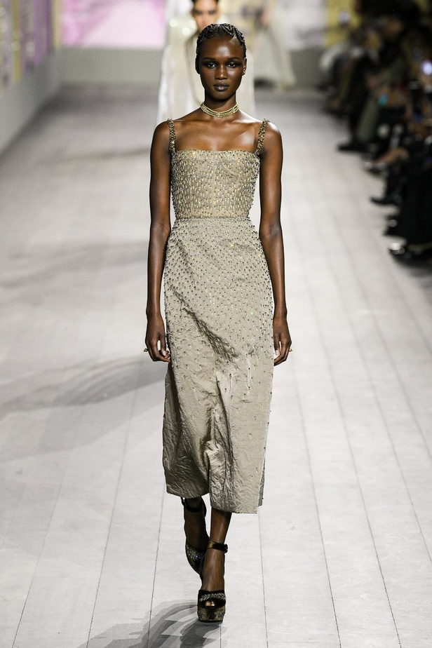 مجموعة Dior للتصاميم الراقية لموسم ربيع وصيف 2023... حِرفة أساسها الفكر