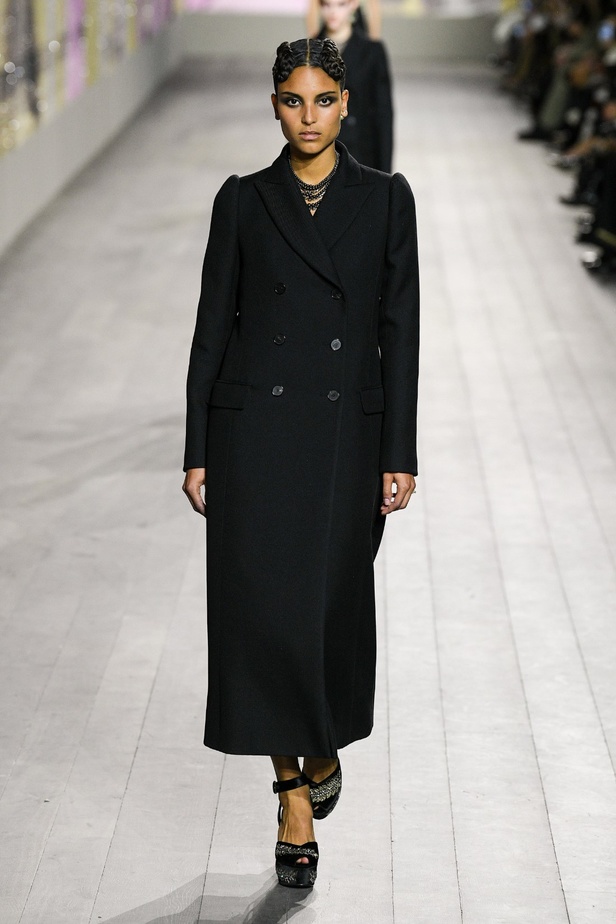 مجموعة Dior للتصاميم الراقية لموسم ربيع وصيف 2023... حِرفة أساسها الفكر