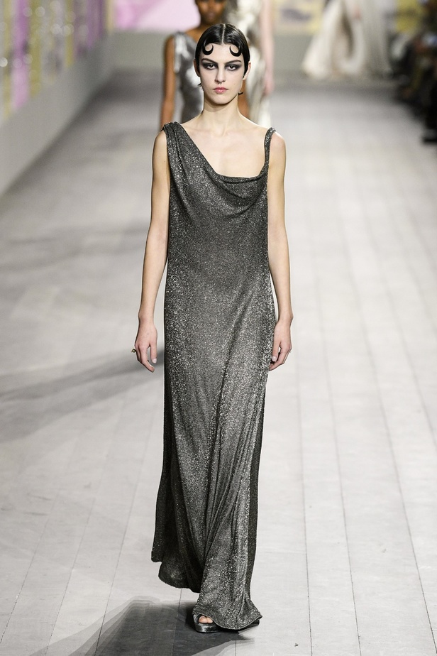 مجموعة Dior للتصاميم الراقية لموسم ربيع وصيف 2023... حِرفة أساسها الفكر