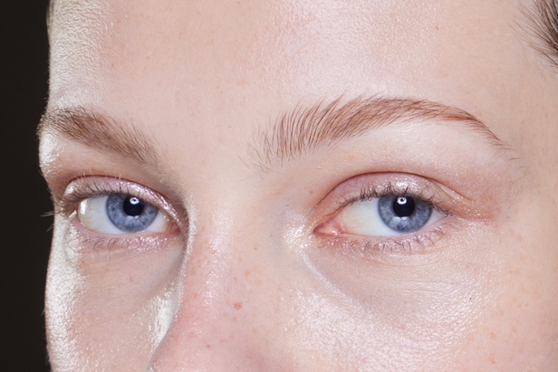 اطلالات جمالية من مجموعة إيلي صعب