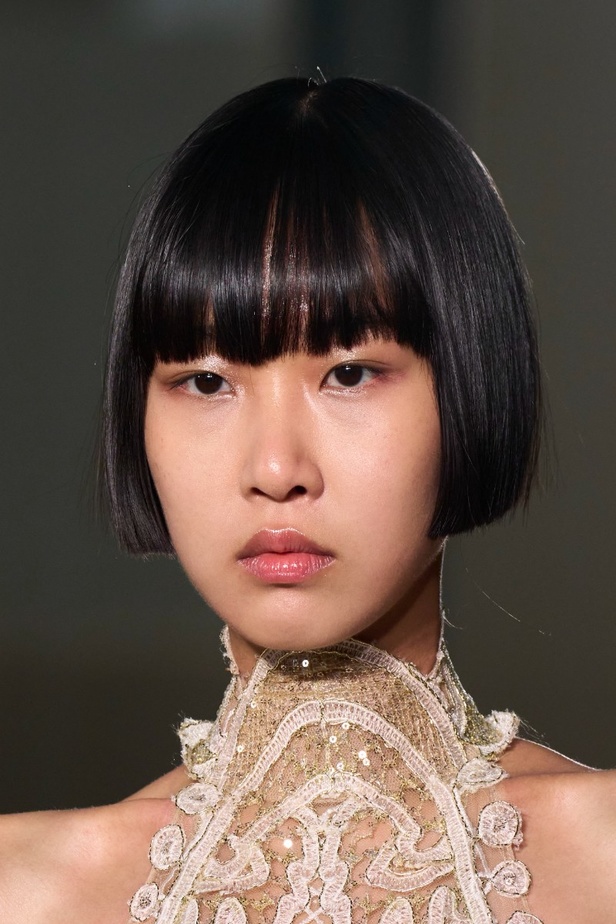 اطلالات جمالية من مجموعة إيلي صعب