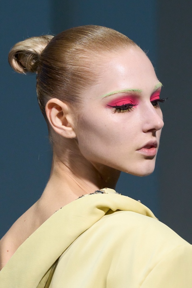 اطلالت جمالية من مجموعة Jean Paul Gaultier للهوت كوتور..