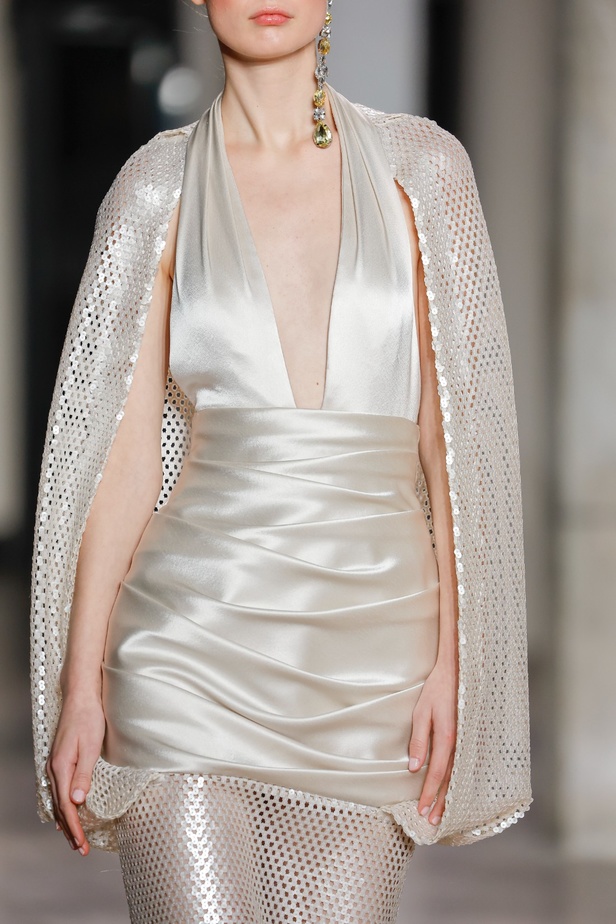 مجموعة جورج شقرا استكشاف للفخامة بألوان وقصات جريئة