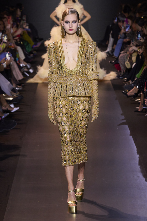 مجموعة جورج حبيقة للهوت كوتور 2023.. فخامة الشك والاناقة التي لا تزول