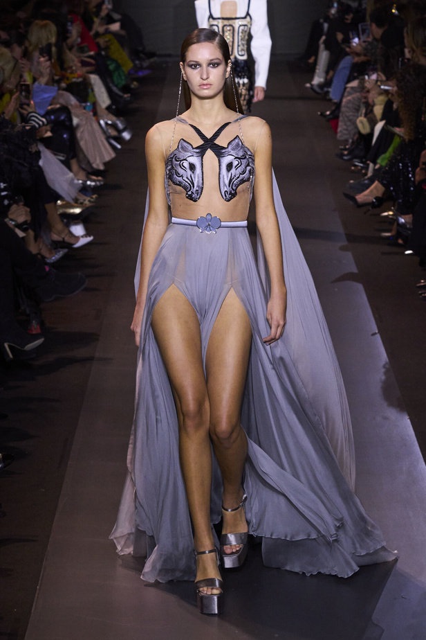 مجموعة جورج حبيقة للهوت كوتور 2023.. فخامة الشك والاناقة التي لا تزول