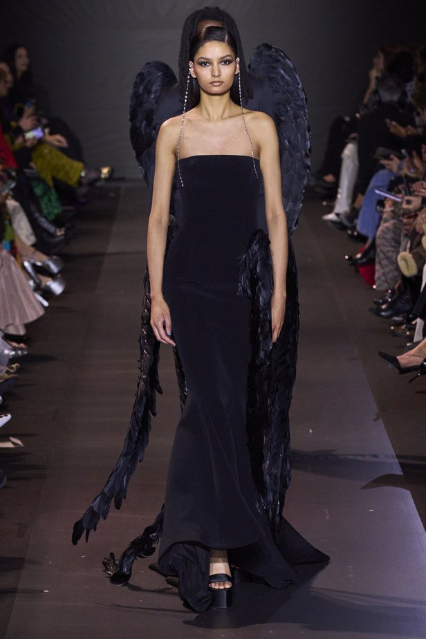 مجموعة جورج حبيقة للهوت كوتور 2023.. فخامة الشك والاناقة التي لا تزول