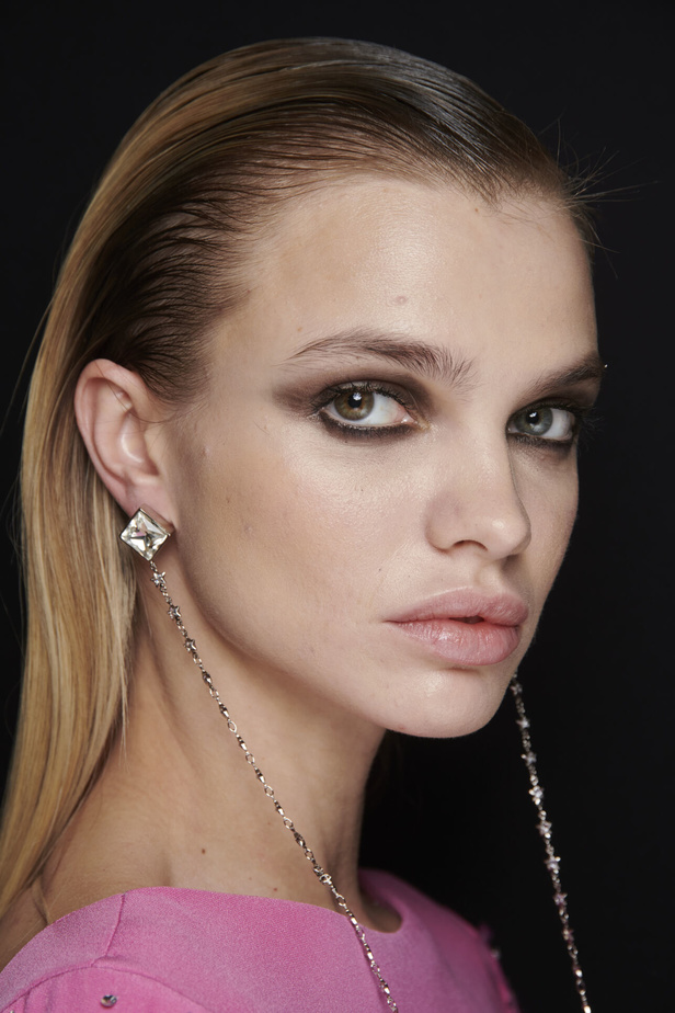 مجموعة جورج حبيقة للهوت كوتور 2023.. فخامة الشك والاناقة التي لا تزول