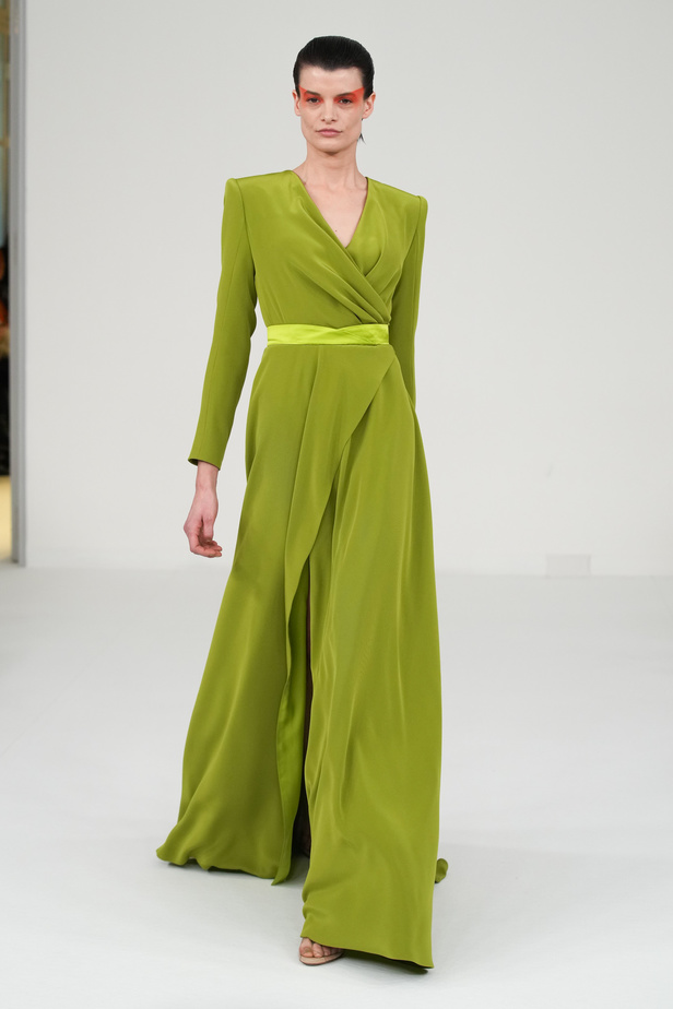 مجموعة Alexis Mabille للهوت كوتور.. صيحة الألوان والتفاصيل العصرية