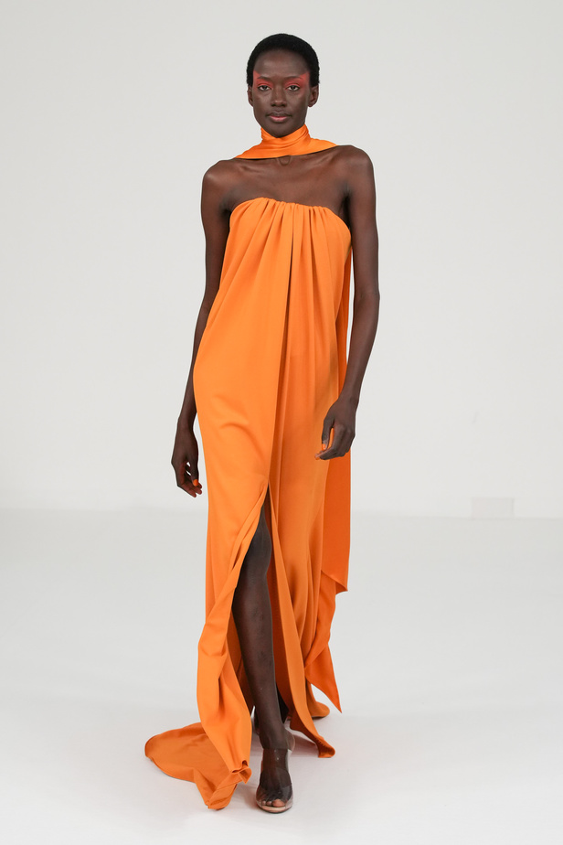 مجموعة Alexis Mabille للهوت كوتور.. صيحة الألوان والتفاصيل العصرية