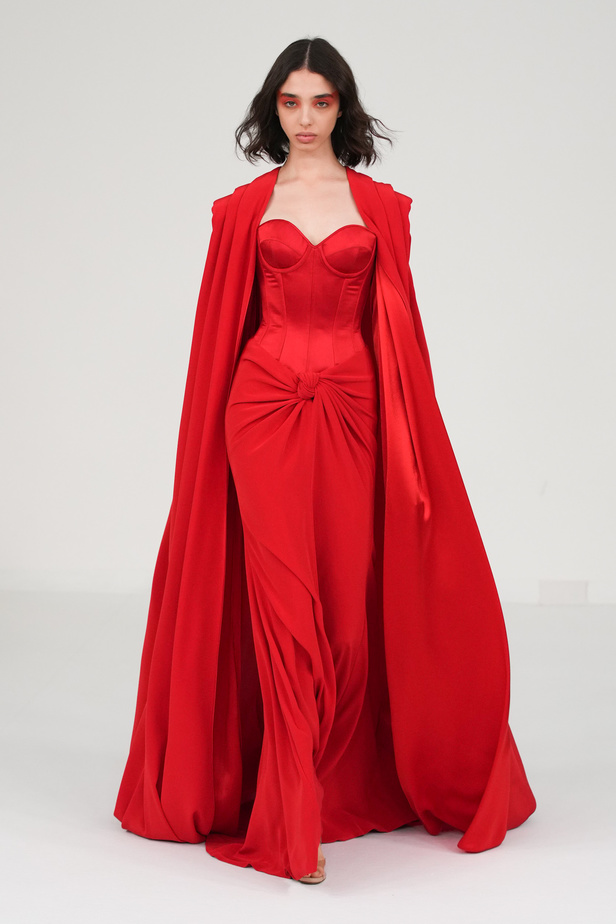 مجموعة Alexis Mabille للهوت كوتور.. صيحة الألوان والتفاصيل العصرية