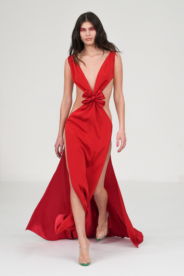 مجموعة Alexis Mabille للهوت كوتور.. صيحة الألوان والتفاصيل العصرية