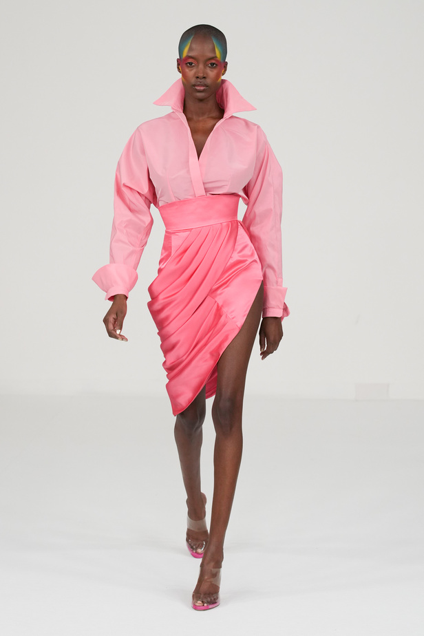 مجموعة Alexis Mabille للهوت كوتور.. صيحة الألوان والتفاصيل العصرية