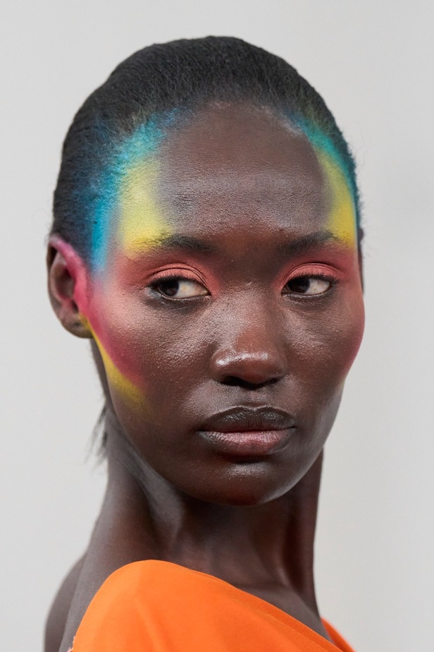 اطلالات جمالية من عرض مجموعة Alexis Mabille للهوت كوتور