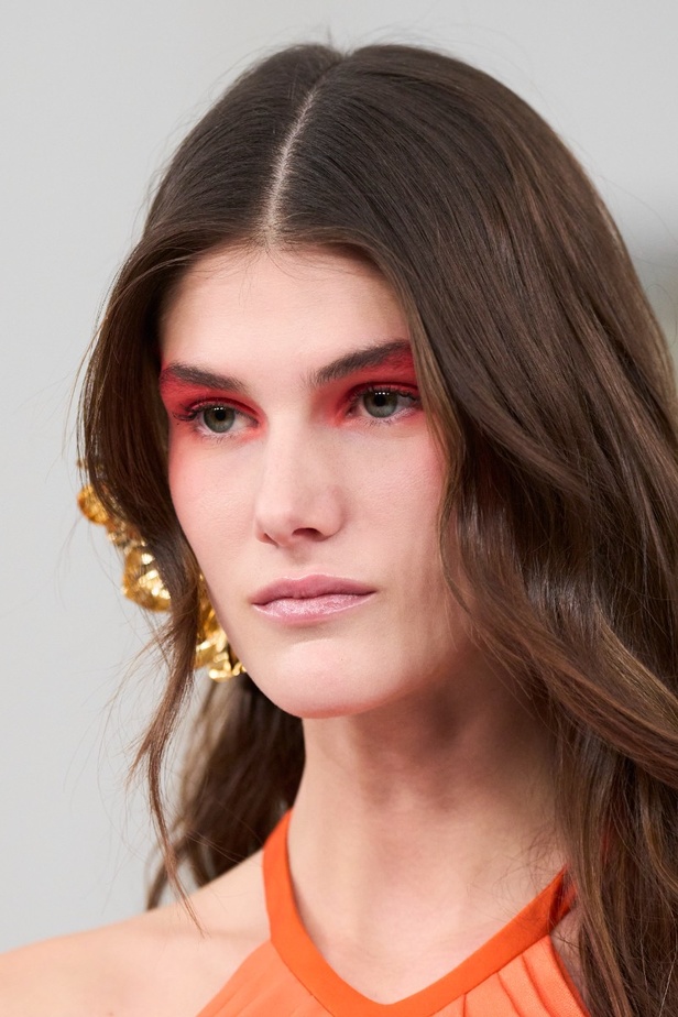 اطلالات جمالية من عرض مجموعة Alexis Mabille للهوت كوتور