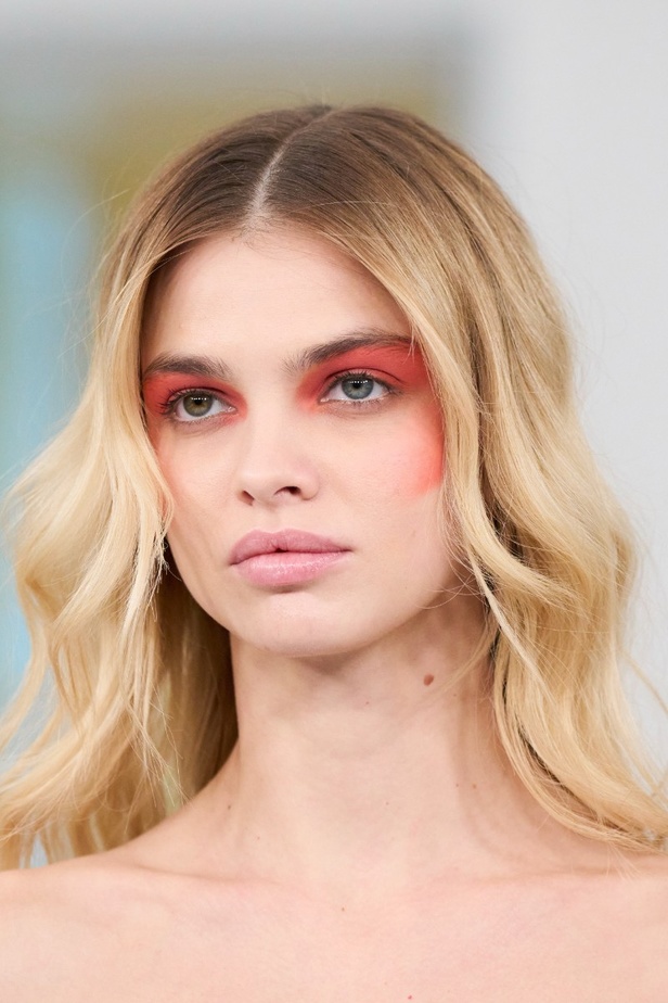 اطلالات جمالية من عرض مجموعة Alexis Mabille للهوت كوتور