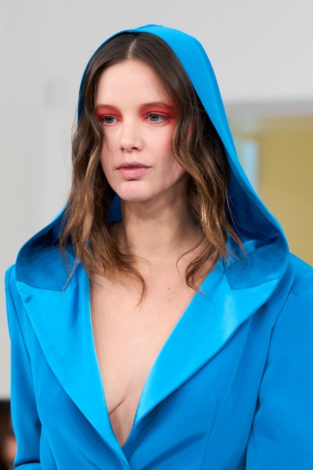 اطلالات جمالية من عرض مجموعة Alexis Mabille للهوت كوتور