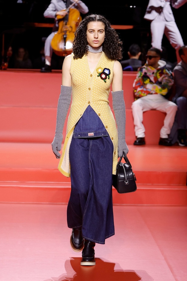 مجموعة KENZO لخريف وشتاء 2023 للنساء والرجال: مغامرة عبر الثقافات والعصور