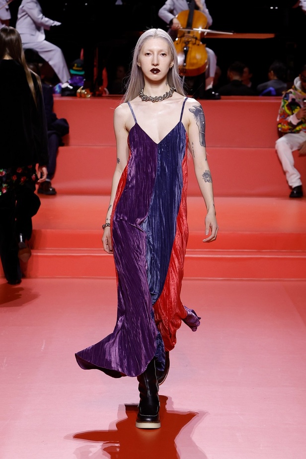 مجموعة KENZO لخريف وشتاء 2023 للنساء والرجال: مغامرة عبر الثقافات والعصور