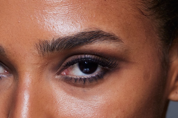 اطلالات جمالية من عرض ستيفان رولاند في مجموعته الكوتور لربيع وصيف 2023 