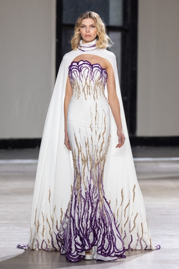 رحلة "STARDUST"... مجموعة أزياء طوني ورد الراقية لربيع وصيف 2023