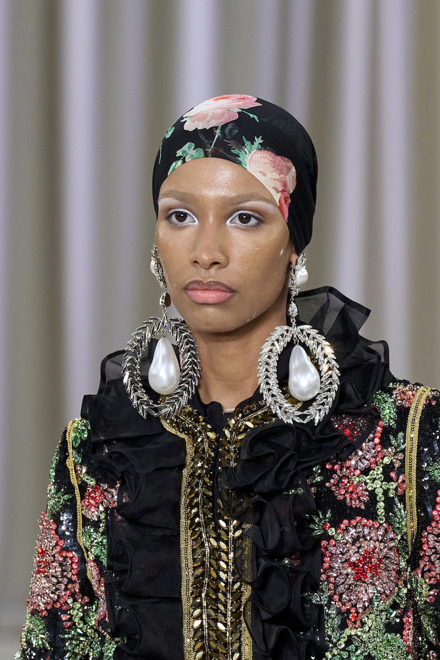 مجموعة جيامباتيستا فالي للهوت كوتور لربيع وصيف 2023