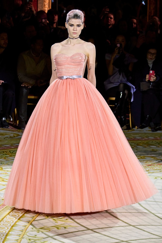 إحساس السنوات الأخيرة ينعكس على مجموعة Viktor&Rolf 