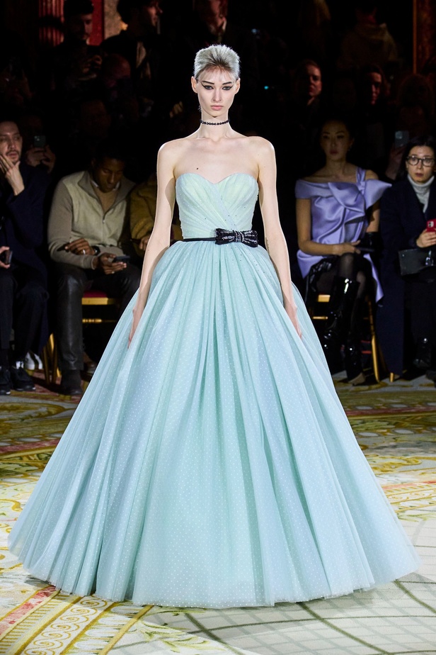 إحساس السنوات الأخيرة ينعكس على مجموعة Viktor&Rolf 