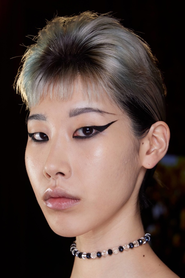 إحساس السنوات الأخيرة ينعكس على مجموعة Viktor&Rolf 