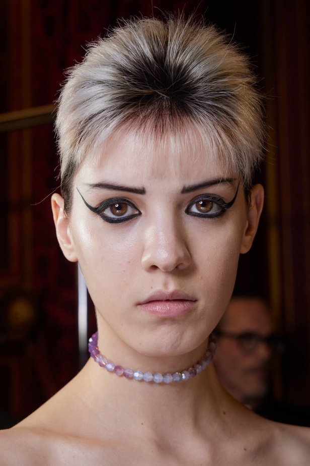 إحساس السنوات الأخيرة ينعكس على مجموعة Viktor&Rolf 