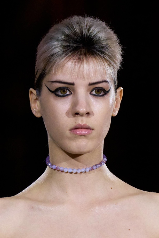 إحساس السنوات الأخيرة ينعكس على مجموعة Viktor&Rolf 