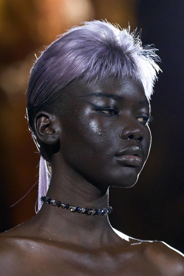 إحساس السنوات الأخيرة ينعكس على مجموعة Viktor&Rolf 