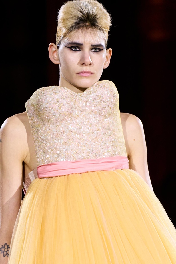 إحساس السنوات الأخيرة ينعكس على مجموعة Viktor&Rolf 