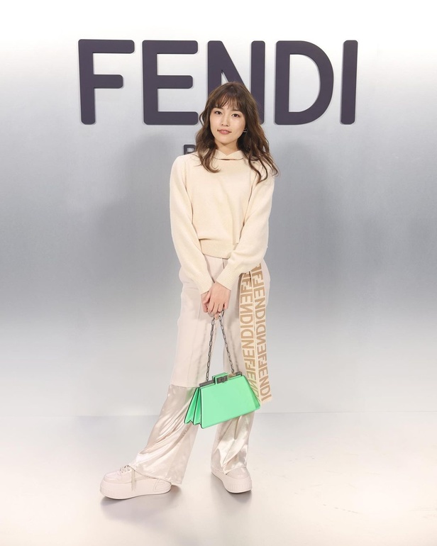 دار Fendi تستكشف الكلاسيكية والأناقة بأسلوب جديد وتقدّم البانك بلمسة راقية
