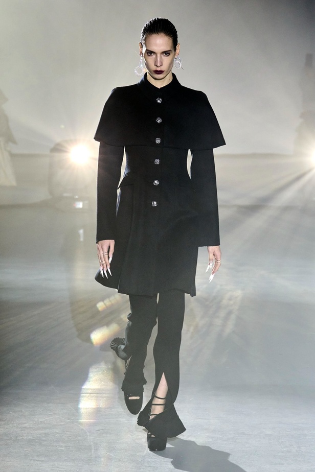 مجموعة Adeam لخريف وشتاء 2023-2024.