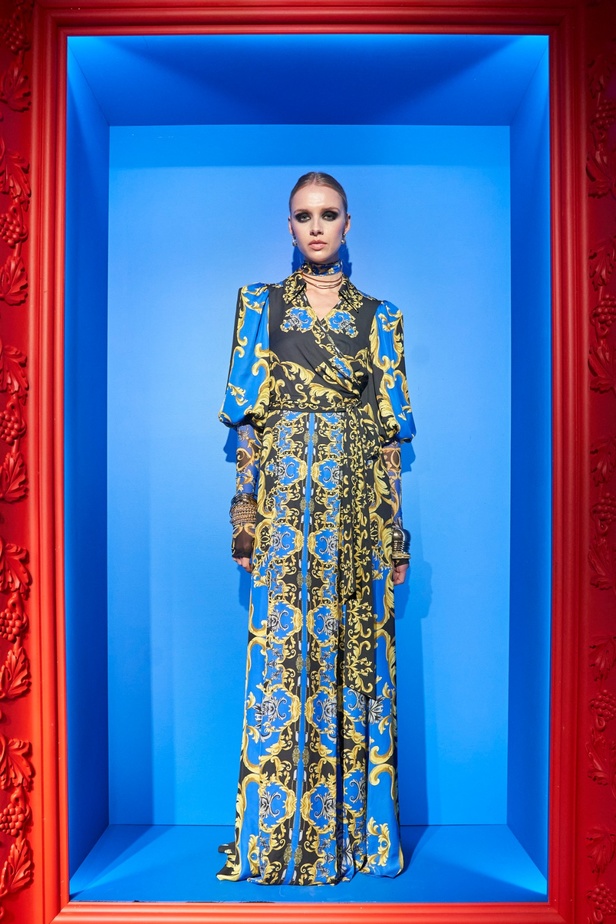 مجموعة دار Alice + Olivia by Stacey Bendet لخريف وشتاء 2023 - 2024