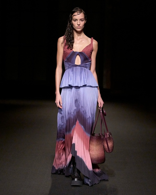 مجموعة Altuzarra لخريف وشتاء 2023-2024