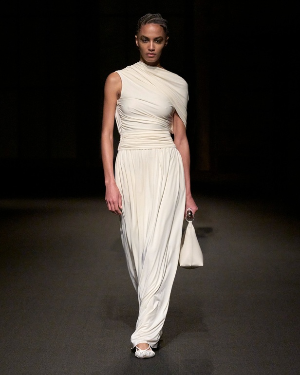 مجموعة Altuzarra لخريف وشتاء 2023-2024