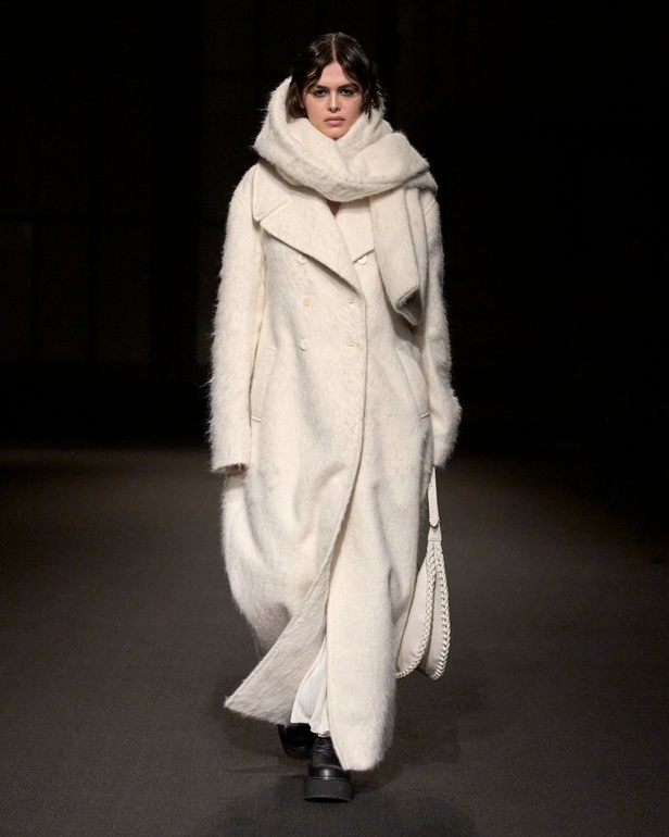 مجموعة Altuzarra لخريف وشتاء 2023-2024