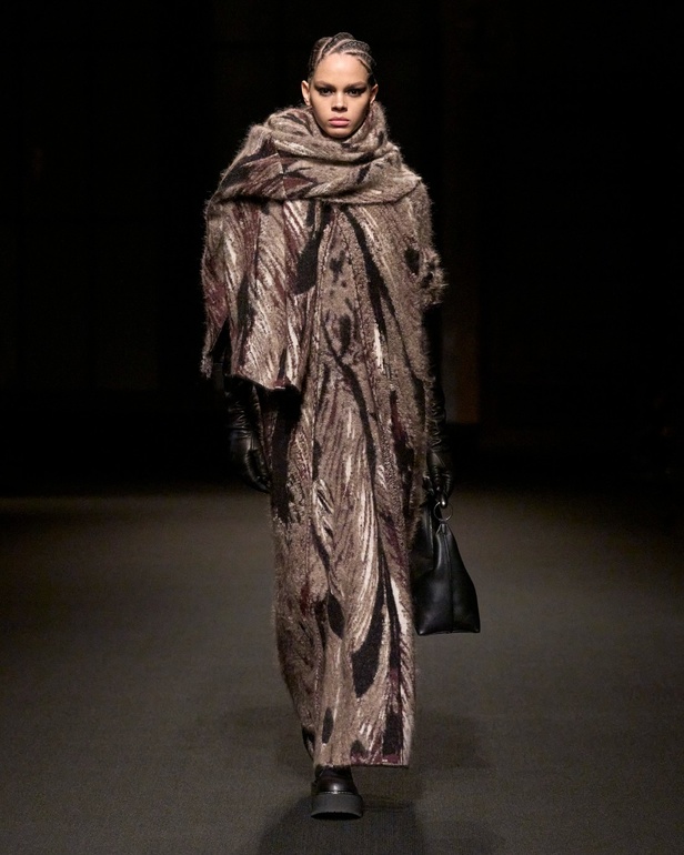 مجموعة Altuzarra لخريف وشتاء 2023-2024