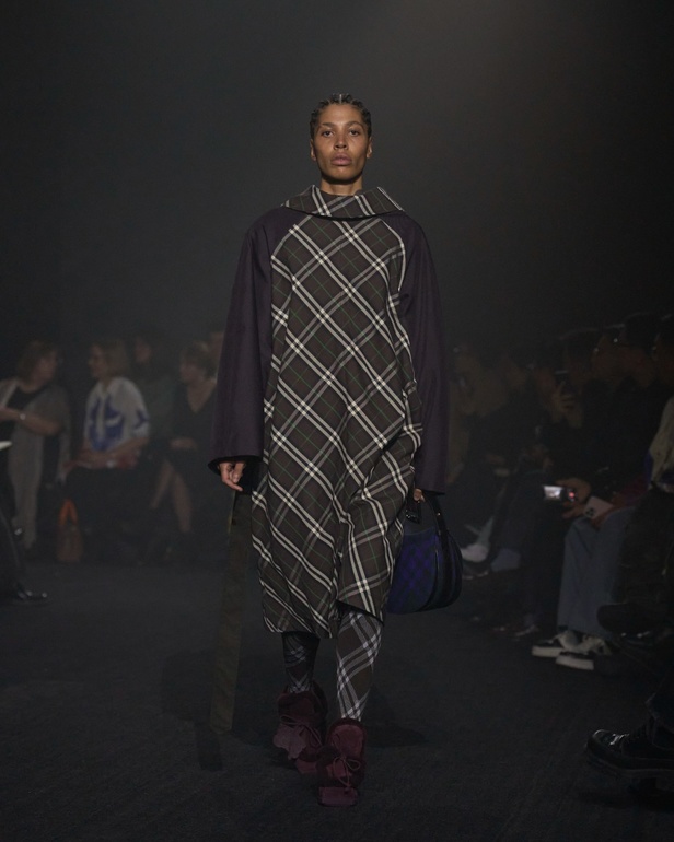 مجموعة Burberry لخريف وشتاء 2023-2024 