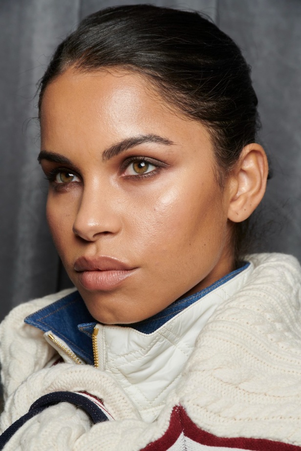 اطلالات جمالية من مجموعة Veronica Beard لخريف وشتاء 2023- 2024