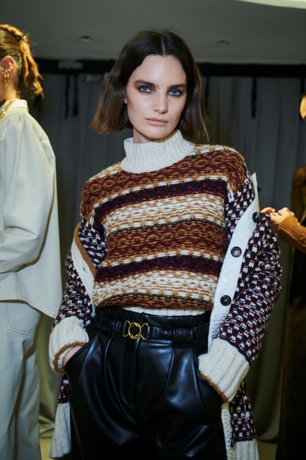 Veronica Beard تُطلق شعارها الجديد عبر مجموعتها لخريف وشتاء 2023- 2024